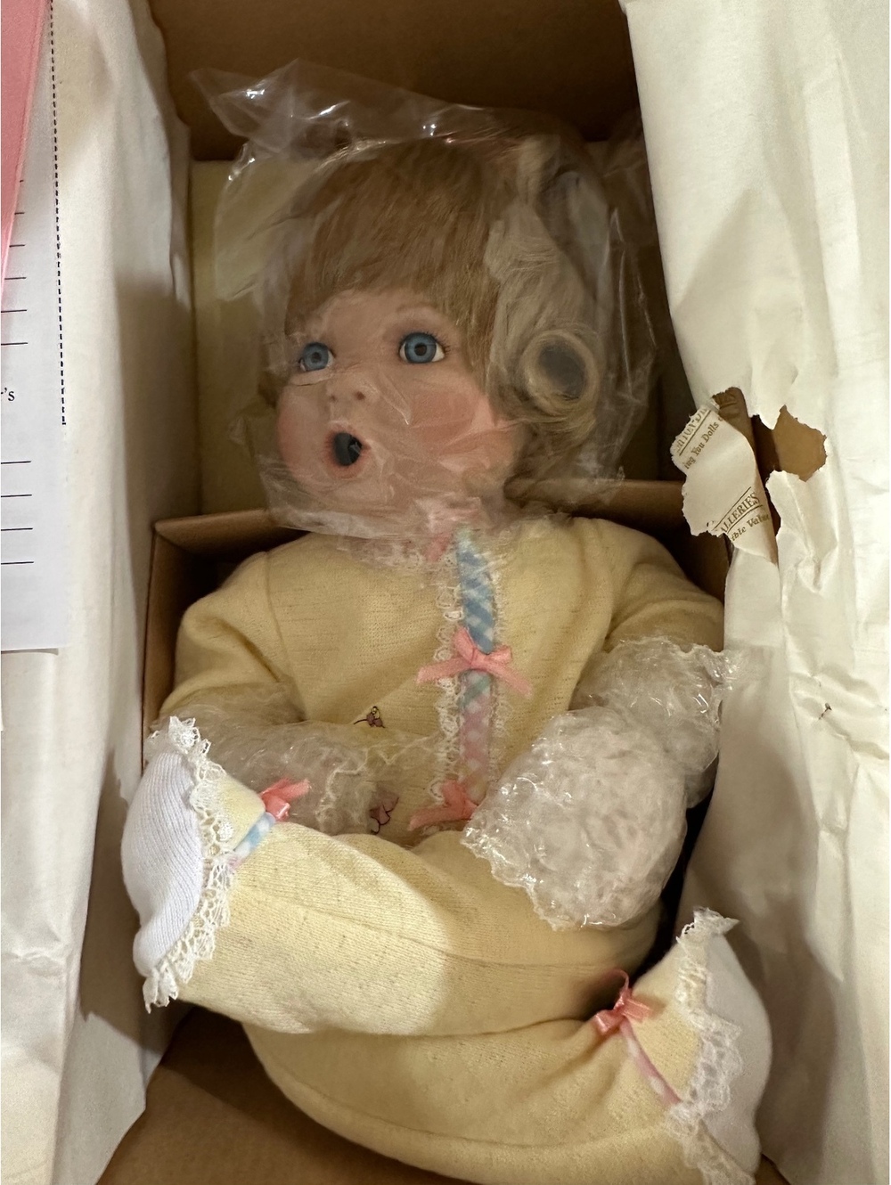 1998 Ashton-Drake Precious Moments Jesus Loves Me Doll NIB Complete COA